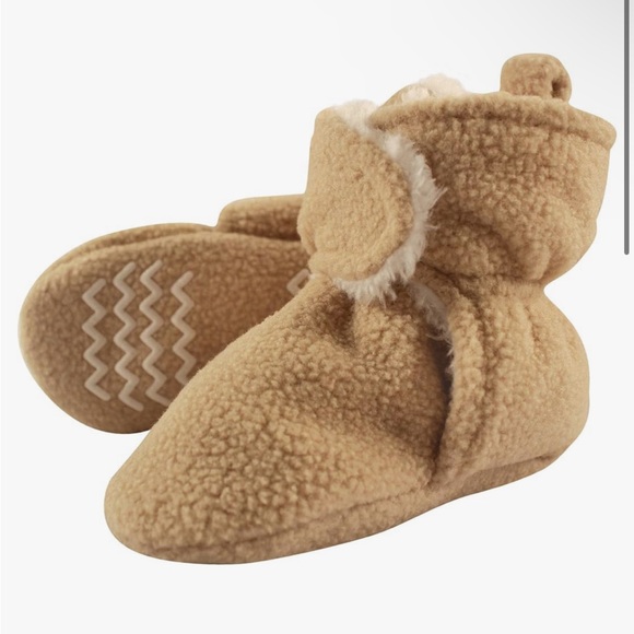 Hudson Baby Other - Tan Sherpa Booties 12-18m